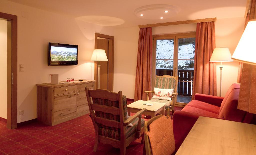 Hotel Lech & Residenz Chesa Rosa Room photo